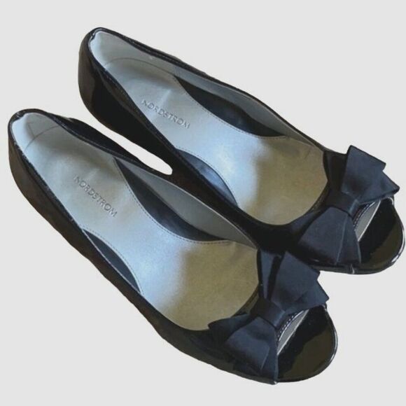 Nordstrom Children's Size 2.5 Black Patent Leather Peep Toe Wedge Shoes With Bow - Picture 2 of 7